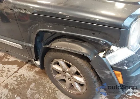 2008 Jeep Liberty Limited Edition из США, поврежденный, VIN 1J8GN58K08W147357